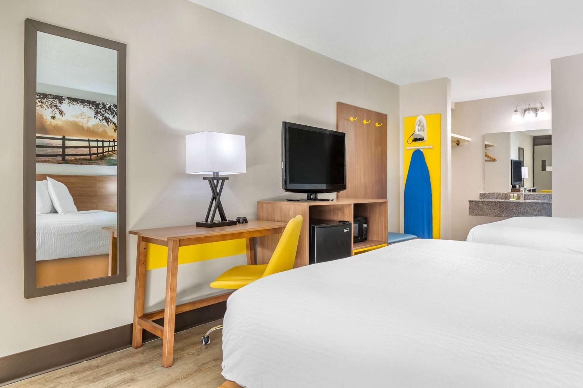 Days Inn & Suites By Wyndham Rocky Mount Golden East Extérieur photo