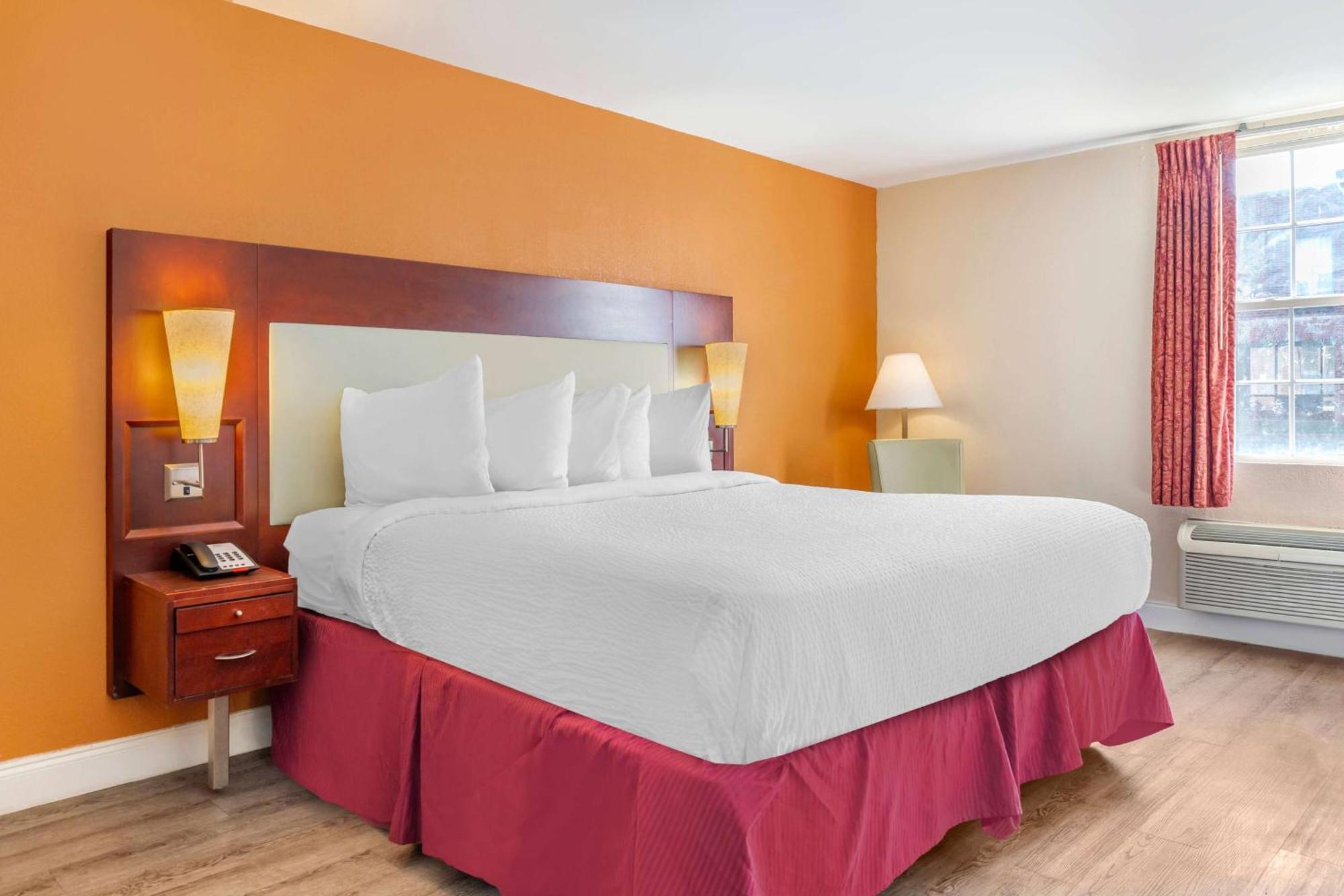 Days Inn & Suites By Wyndham Rocky Mount Golden East Extérieur photo