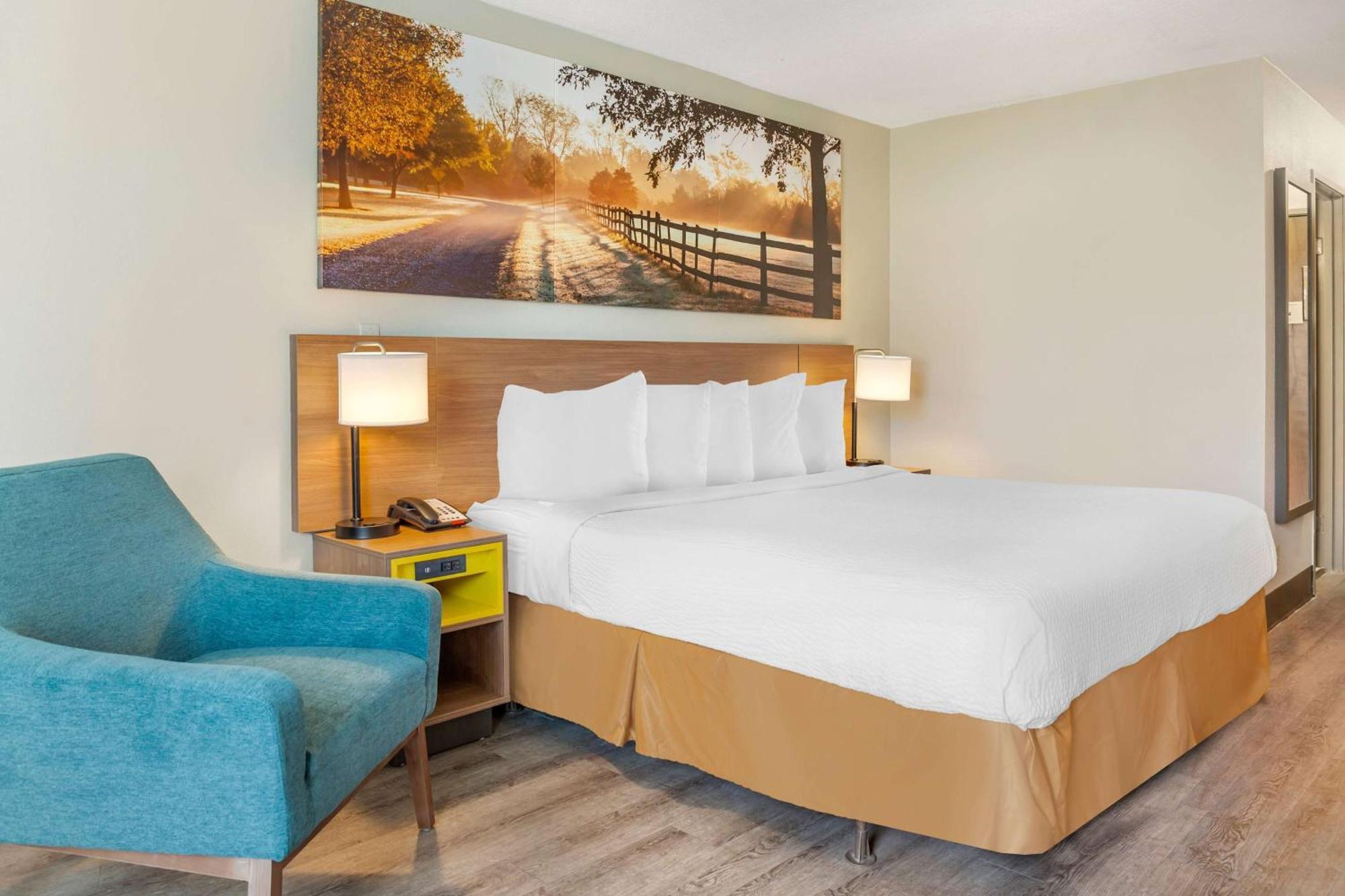 Days Inn & Suites By Wyndham Rocky Mount Golden East Extérieur photo
