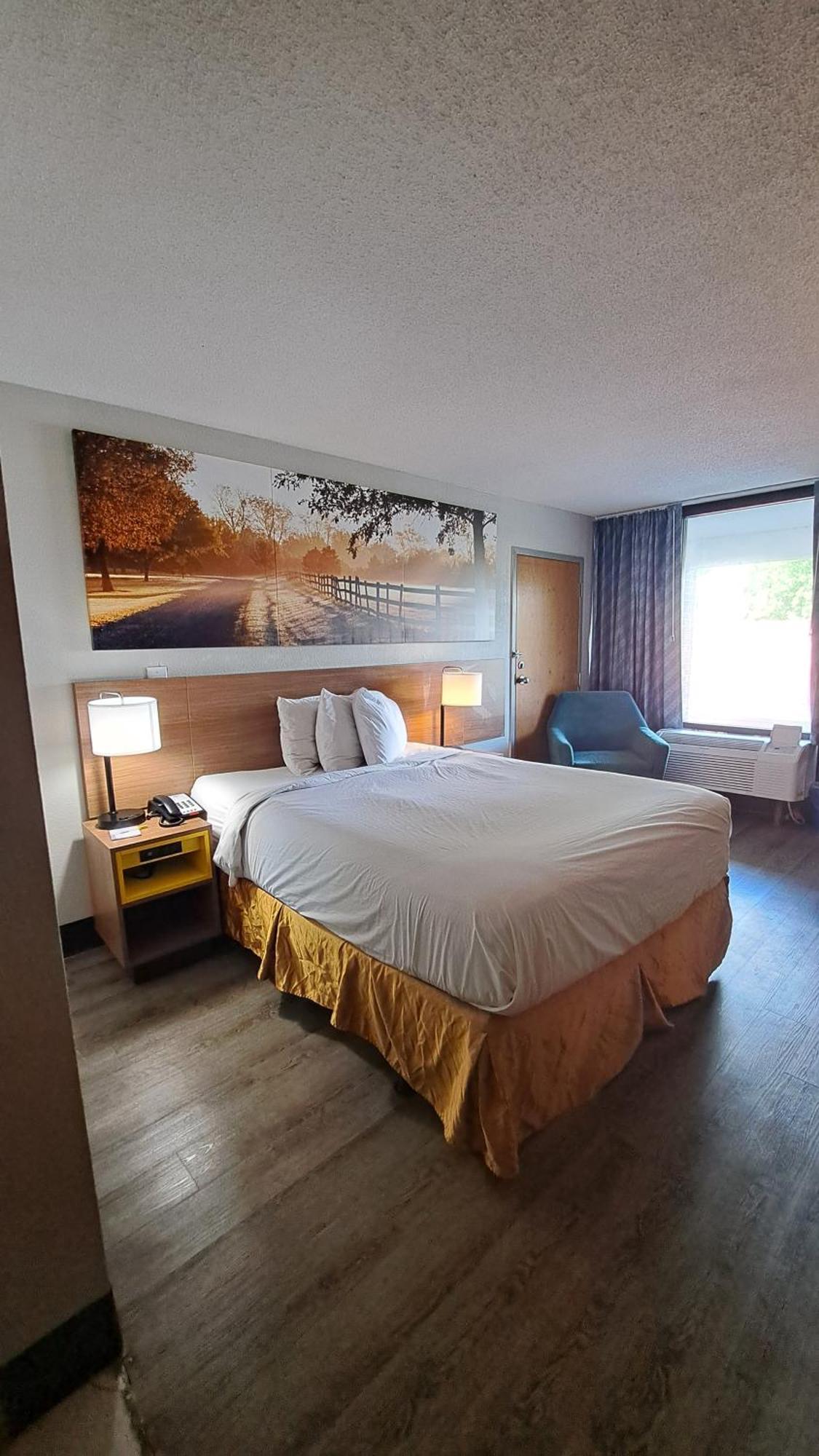 Days Inn & Suites By Wyndham Rocky Mount Golden East Extérieur photo