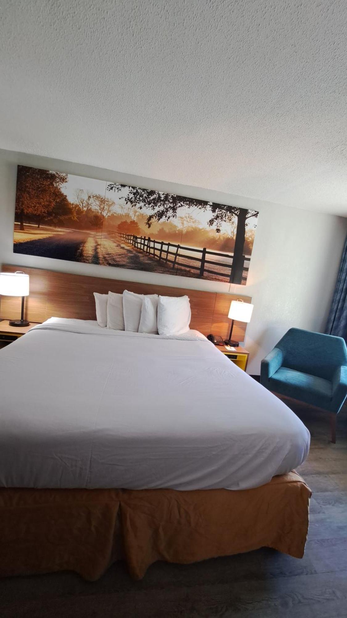 Days Inn & Suites By Wyndham Rocky Mount Golden East Extérieur photo