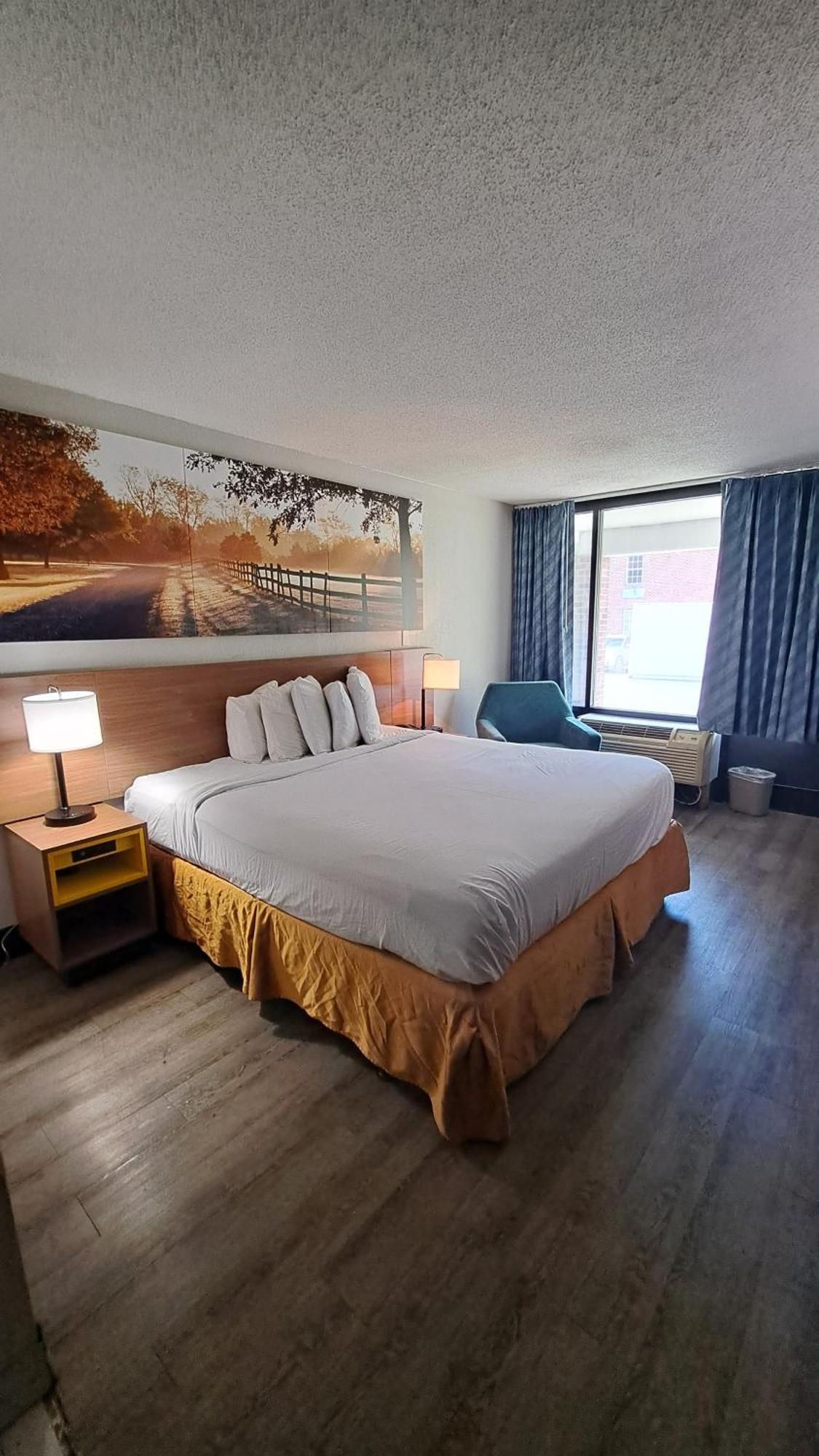 Days Inn & Suites By Wyndham Rocky Mount Golden East Extérieur photo