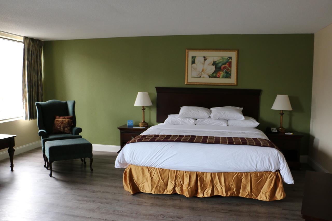 Days Inn & Suites By Wyndham Rocky Mount Golden East Extérieur photo